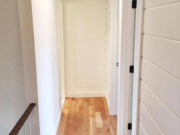 2076 Parmenter Blvd — Photo 16
