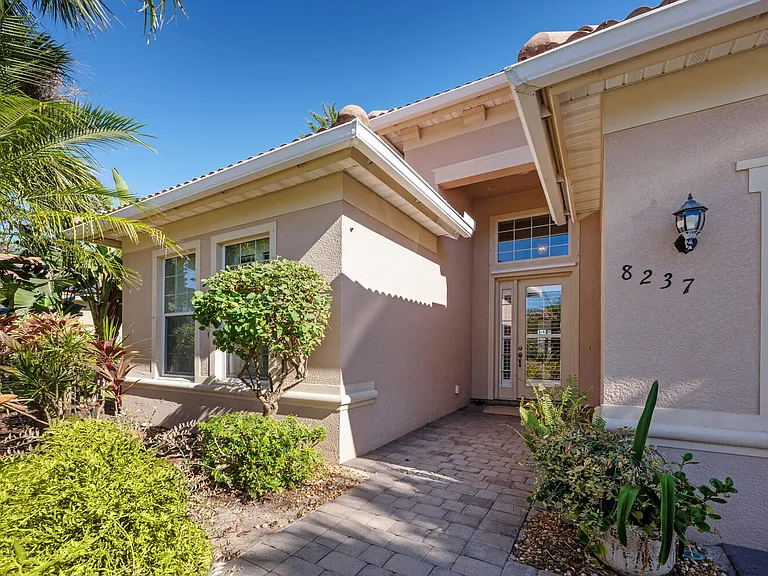 8237 Valiant Dr — Photo 33