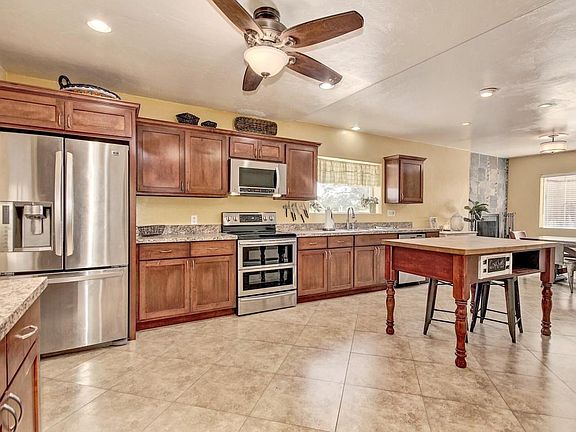 3rd image of 1950 W Cassim Ln