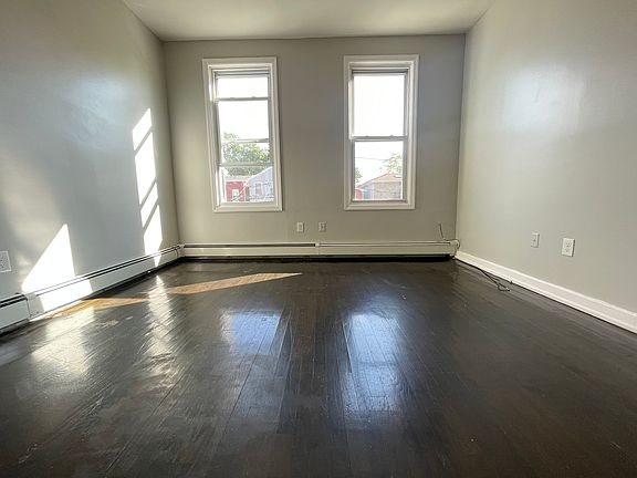 3rd image of 88 Clendenny Ave #29E