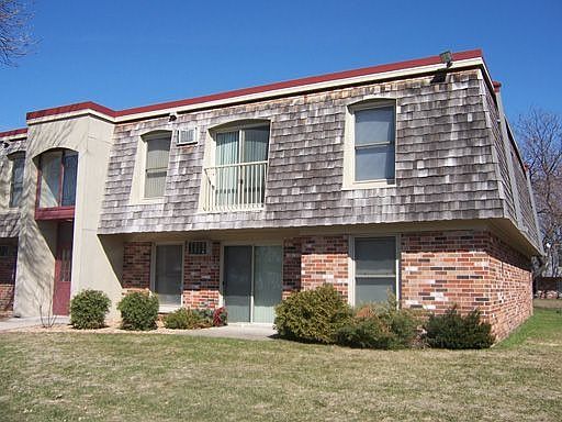 1st image of 909 11th Ave S APT 1