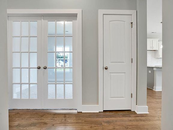 445 Shaftesbury Place-04 Compressed