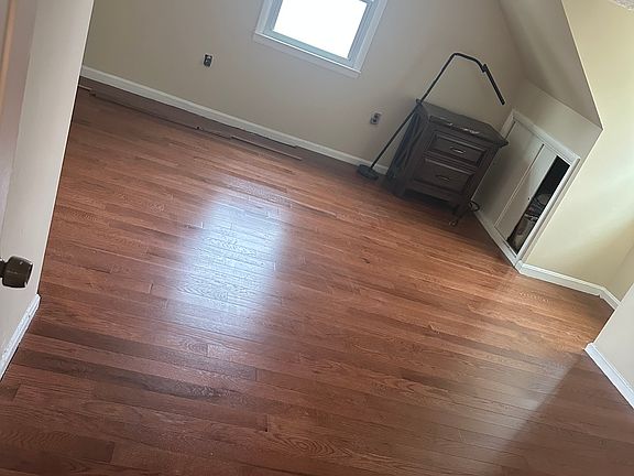 5th image of 3441 Loganview Dr