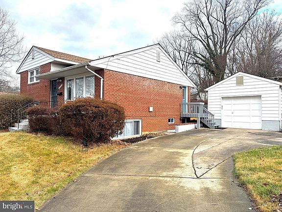 2nd image of 4617 Adrian St