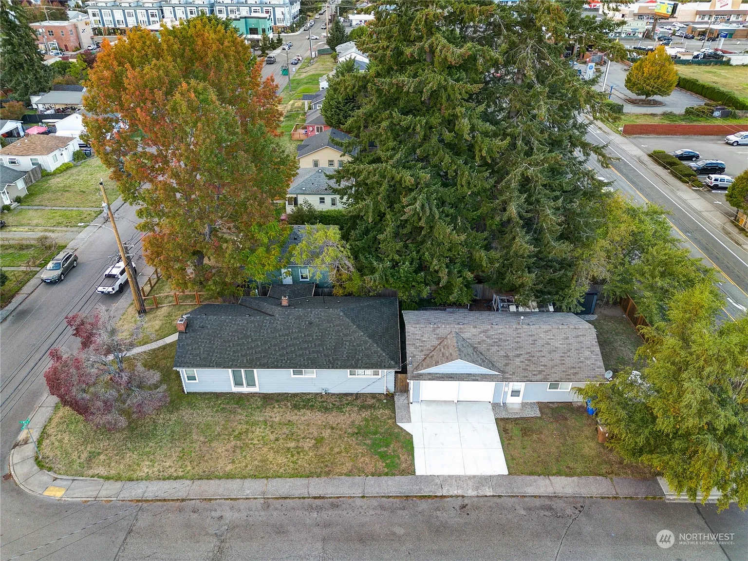 647 S Hawthorne Street photo 1