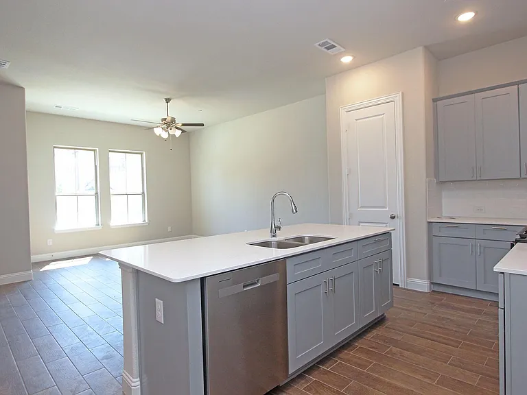 4255 Shavano Dr — Photo 7