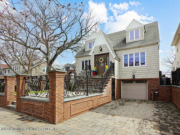 2nd image of 117 Eltingville Blvd