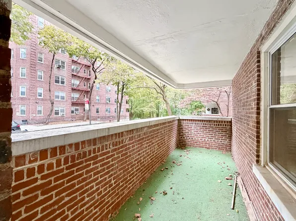 915 East 17th Street image 7 of 12