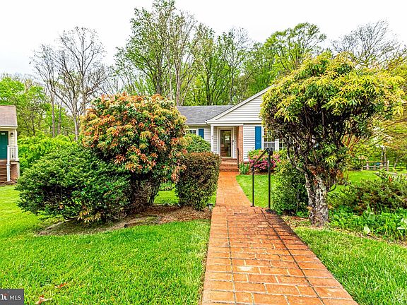 4th image of 8315 Chartwell Ct