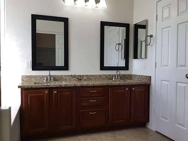 5308 S 53rd Ln — Photo 11