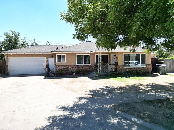3rd image of 3858 E Dakota Ave