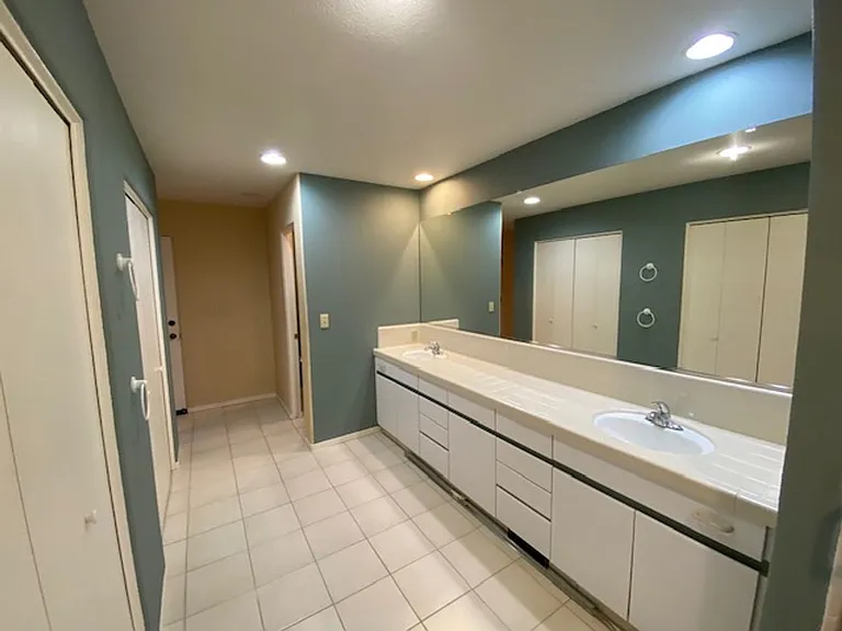 835 Seventeen Mile Dr — Photo 37