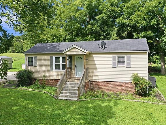 3rd image of 2138 N State Highway 62