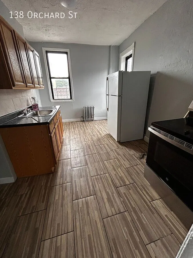 138 Orchard St — Photo 4