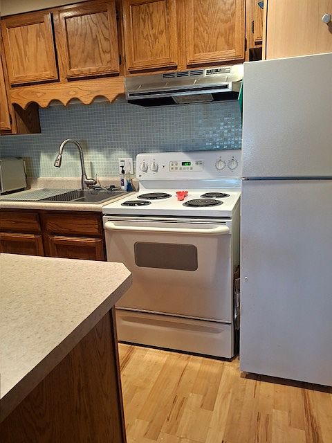 1st image of 1200 Plumas St