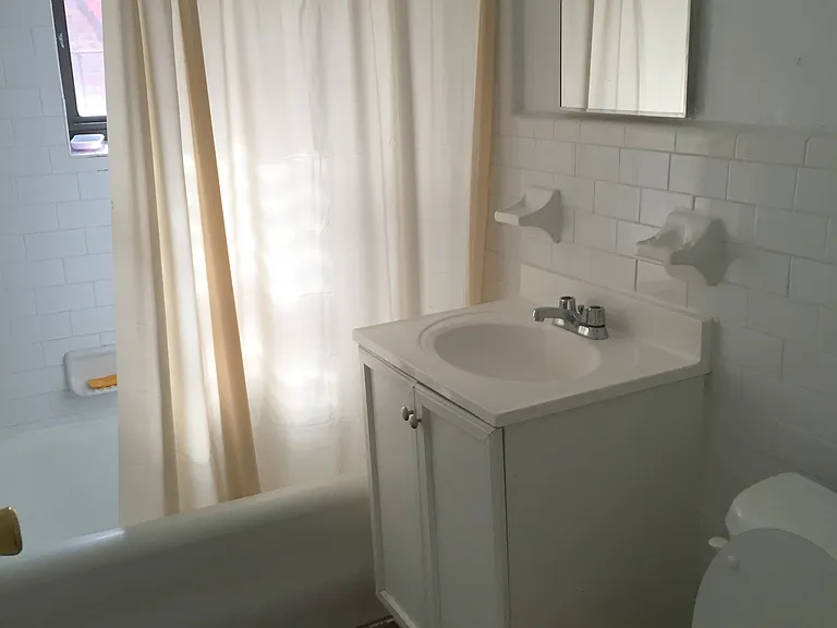 137 Mitchell Pl #C1 — Photo 5