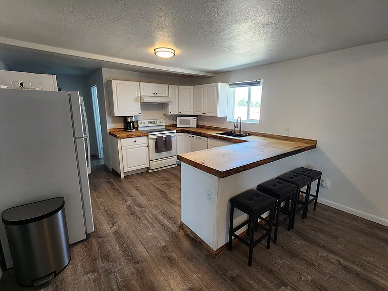 537 S Taylor Rd — Photo 43