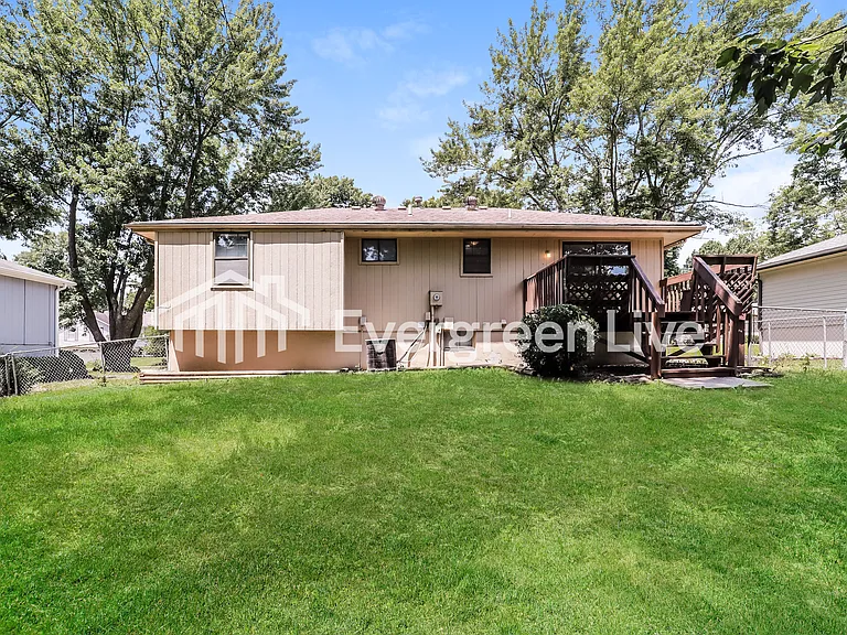 219 SE Bordner Dr — Photo 15
