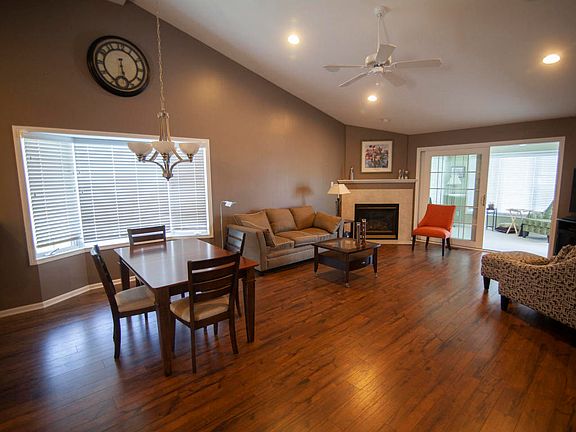 5th image of 419 Timberlake Dr W #0
