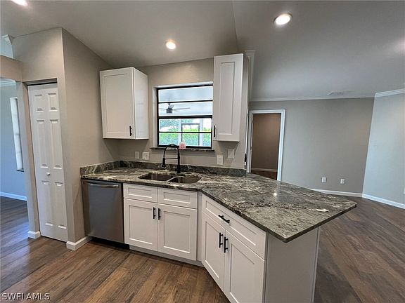 3rd image of 3523 SW 15th Ave