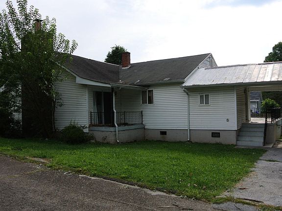 2nd image of 2033 W Gilbert Ln
