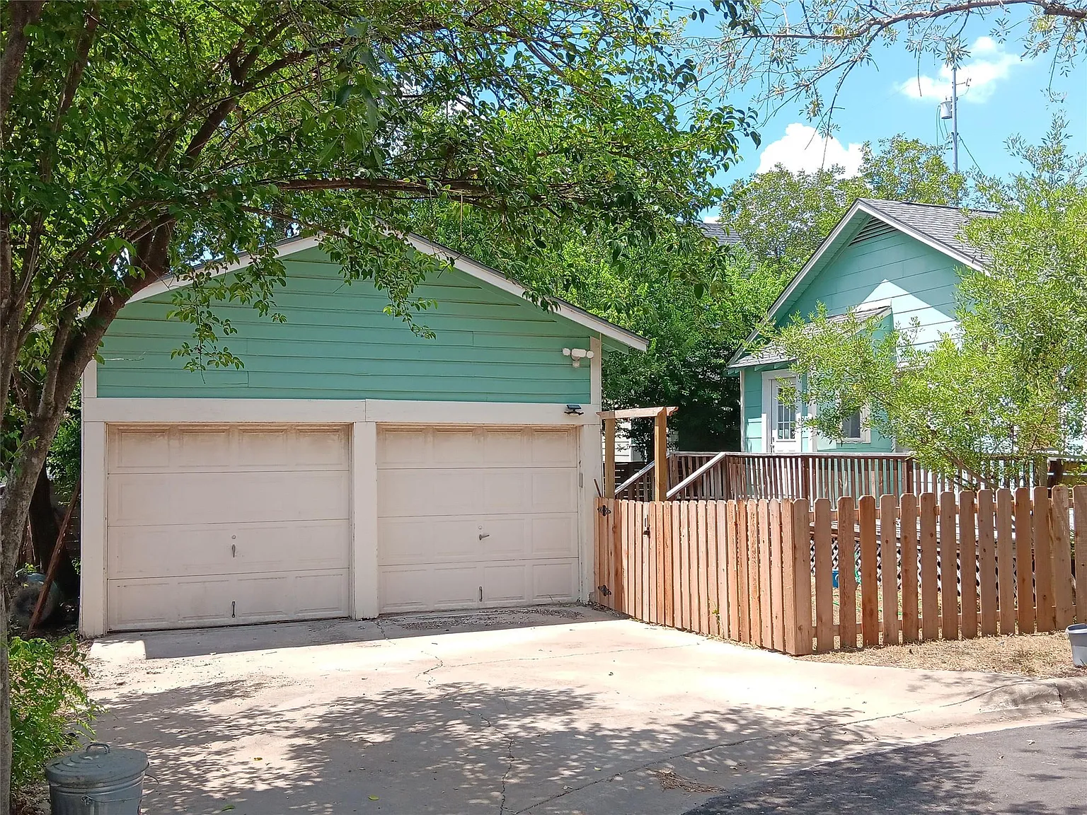 2 bed, 2.0 bath, 1079 sqft, $2,450 — Photo 3