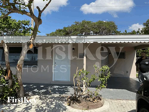 1233 SW 1st Ter Photo 1 1233 SW 1st Ter Photo 1