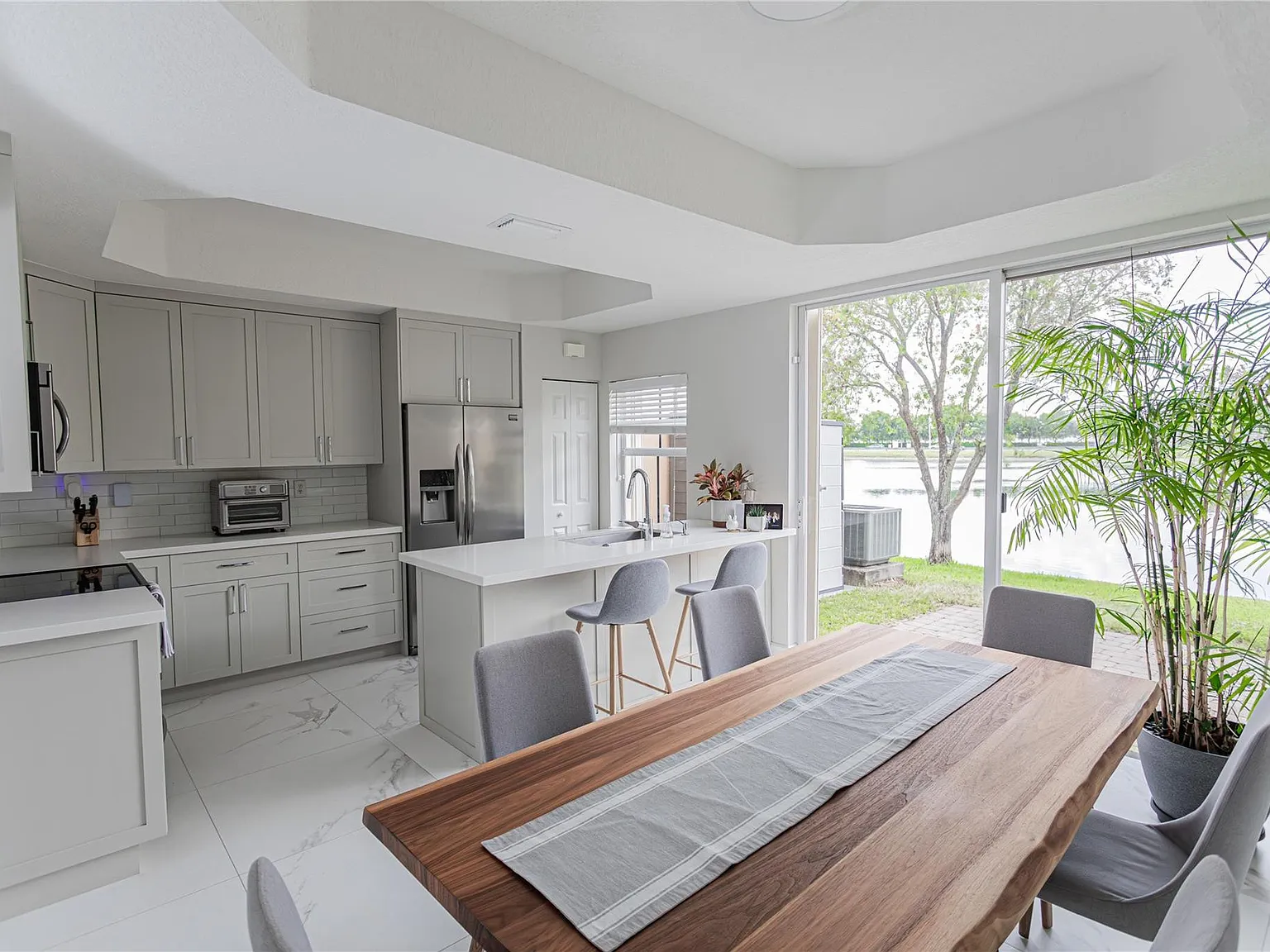 2 bed, 2.5 bath, 1512 sqft, $2,900 — Photo 3