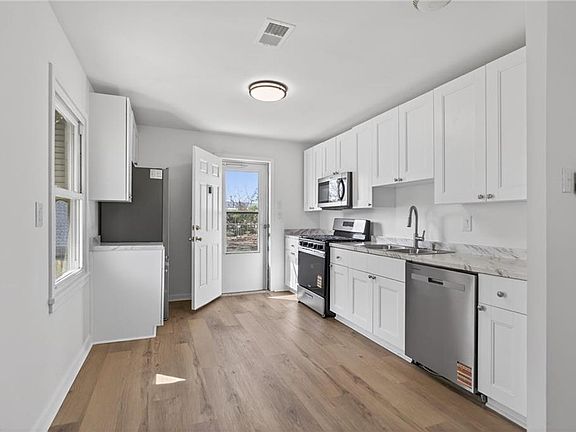 2nd image of 2505 Lofurno Rd