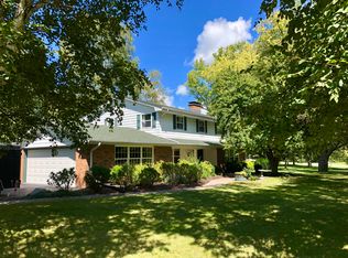 6610 Kingswood Dr, Cedarburg, WI 53012