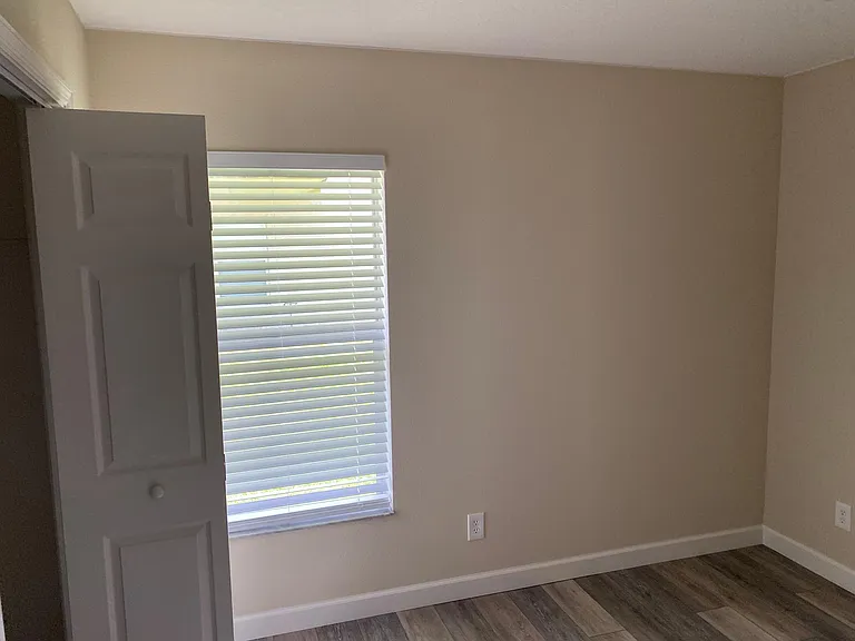 7350 Canterbury St — Photo 37