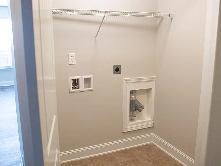 307 Dovington Dr — Photo 10