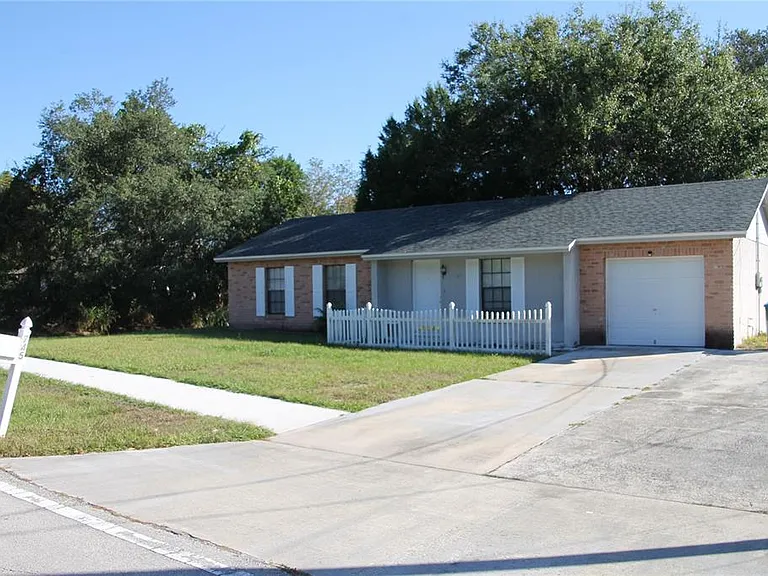 745 Whitewood Dr — Photo 15