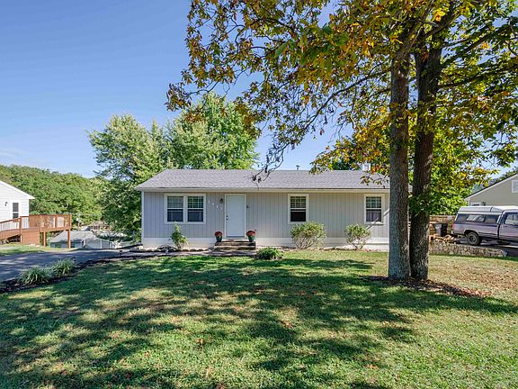2nd image of 5422 Winterset Dr