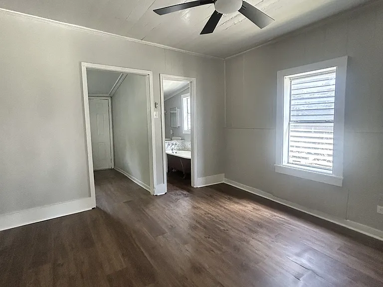 415 Moss St — Photo 6