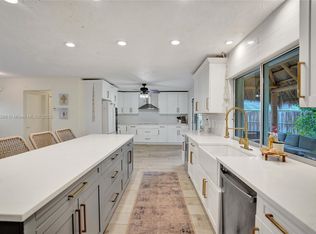 7735 Edgewater Dr, Lake Clarke Shores, FL 33406