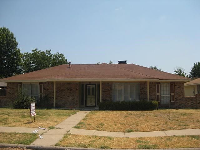 1st image of 722 Briar Way