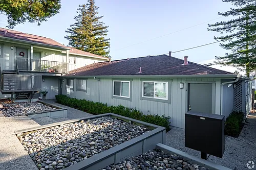 900 Alvarez Ave Photo 1