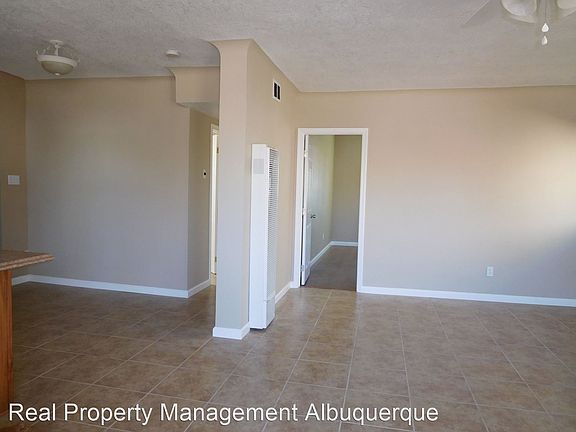 3rd image of 314 Cutler Ave NE