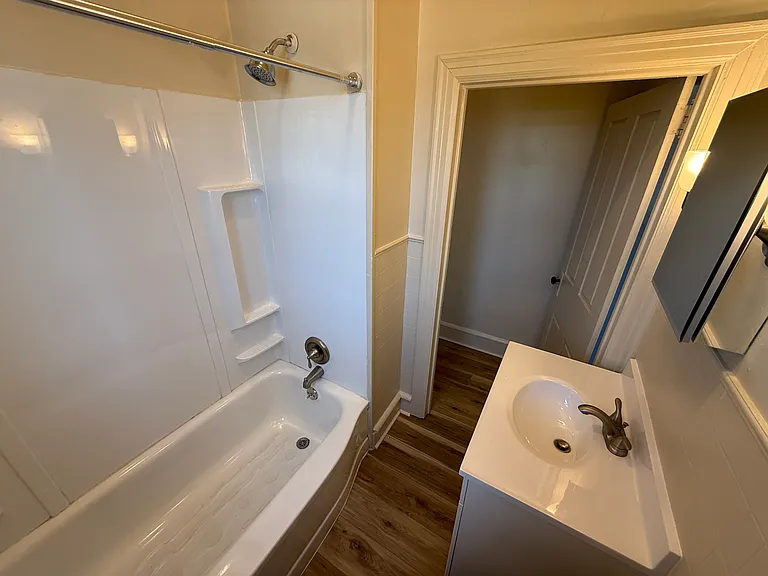 413 State St #10 — Photo 6