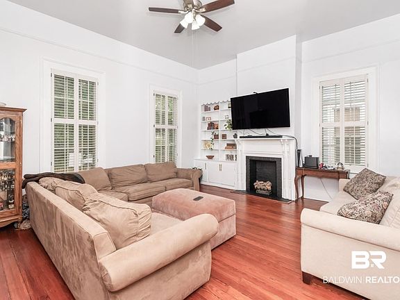 2nd image of 202 Roper St