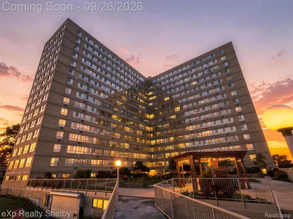 8900 E Jefferson Ave #1021, Detroit, MI 48214