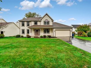 98 San Fernando Ln, East Amherst, NY 14051