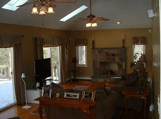 10 Lynn Dr, Coventry, RI 02816