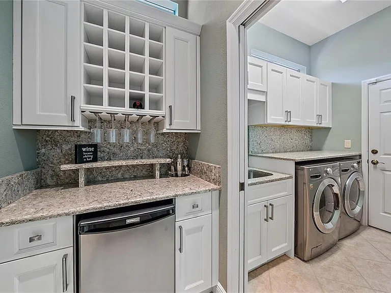 354 Melrose Ct — Photo 19