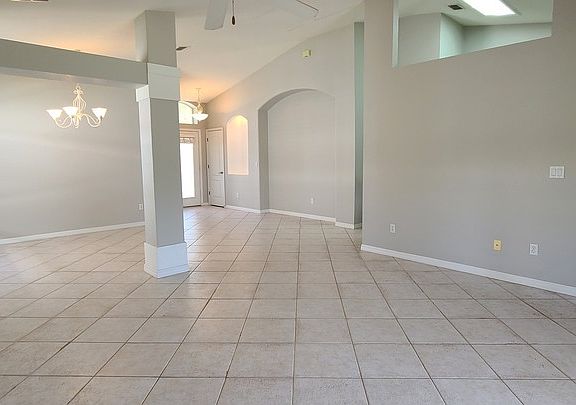 4th image of 1066 Crystal Creek Dr