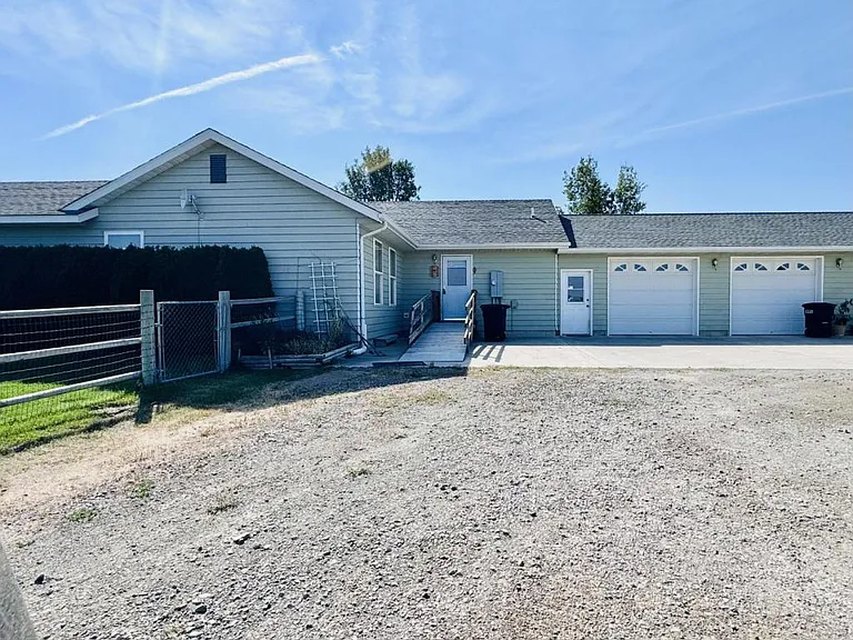 3675 Juniper Dr — Photo 2