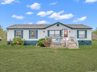 138 county road 2665, Devine, TX 78016