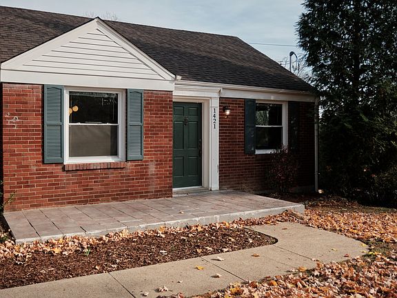 3rd image of 1421 Rosebank Ave #A