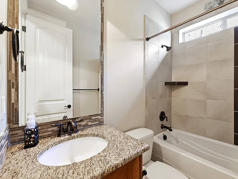296 E Grove Creek Ln — Photo 5